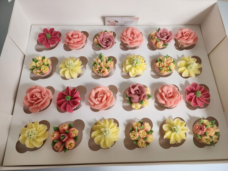 24 Floral mini cupcake
