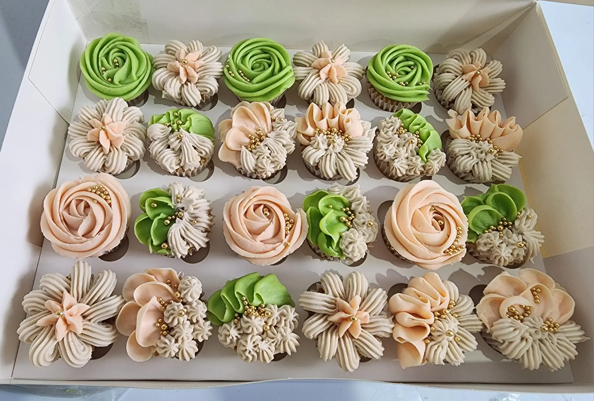 24 Mini Swirl Floral Cupcakes Buttercream Flower Cupcakes