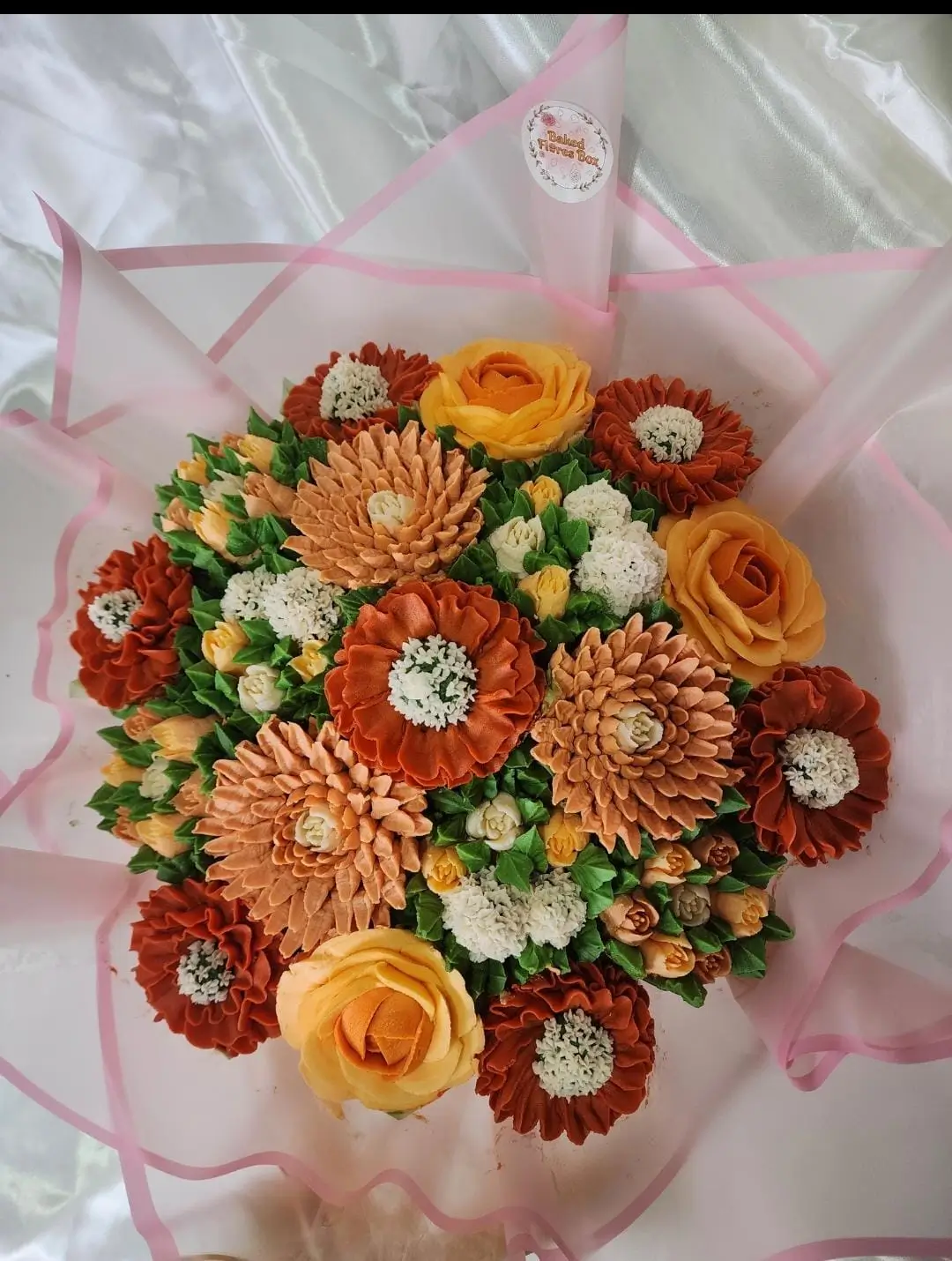 Luxury Floral Buttercream Cupcake Bouquet – 19 Handmade Cupcakes - Image 2